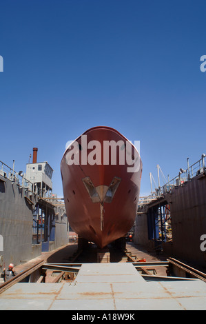 A 143 pieds superyacht en construction en cale sèche sous la marque Royal Denship à un chantier naval à Arhus DANEMARK Banque D'Images