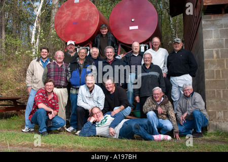 Les lames en position photographe rire séduisant de pêcheurs croustillant. Minnesota USA Nisswa Banque D'Images