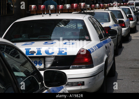 L'escouade de la police de voitures alignées à Manhattan Banque D'Images