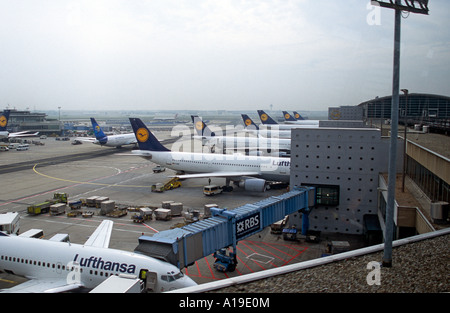 Les avions de la Lufthansa, l'aéroport de Francfort, Allemagne Banque D'Images