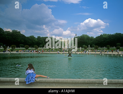 Jardins du Luxembourg Parc formelle avec des étangs et des statues sur le sud de St Germain quart de centre de Paris Banque D'Images