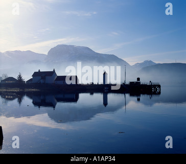 Vue sur le Loch Linnhe au Ben Nevis, Lochaber, Corpach, Highland, Scotland, UK Banque D'Images