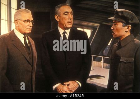 La place de l'année 1968 Pêcheur Réalisateur Michael Anderson Anthony Quinn Laurence Olivier basé sur le livre de Morris West Banque D'Images