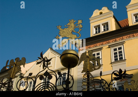 Garde-corps doré baroque à Stare Mesto Trimestre à Prague, République Tchèque Banque D'Images