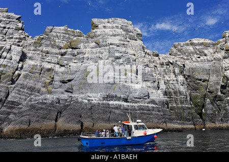 Un bateau autour de l'île aux oiseaux petit skellig, îles skelligs, Irlande Banque D'Images