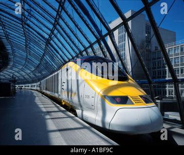 Train Eurostar terminal Eurostar en gare de Waterloo London UK Banque D'Images