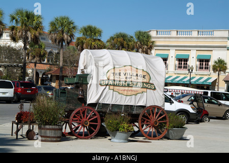 Spanish Springs Florida USA. Vieux wagon décore le trottoir Banque D'Images