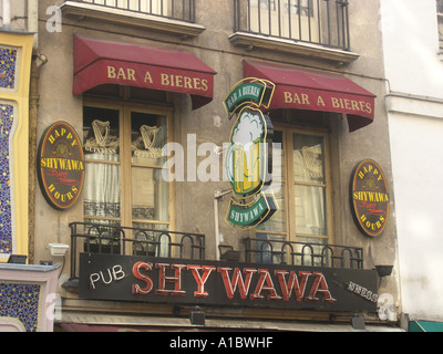 Façade de Bar Wawa timide Paris France Banque D'Images