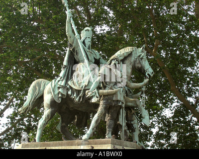 Statue de Charles 1er en face de Notre Dame Paris France Banque D'Images