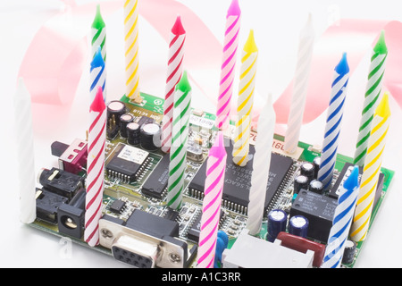 Bougies d'anniversaire sur le Circuit Board Banque D'Images