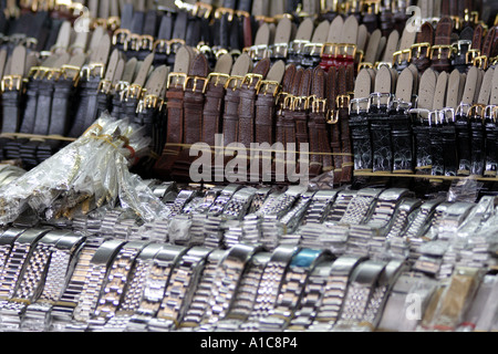 Imitation de gros bandes pour faux et copie Montres nom de marque en vente à Wangjiao marché horloger, Guangzhou, Chine Banque D'Images