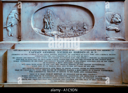 En pierre dans la Cathédrale de Saint Thomas Mumbai sélectionné pour la conservation du patrimoine de la région Asie-Pacifique de l'UNESCO Award 2004 de l'Inde. Banque D'Images