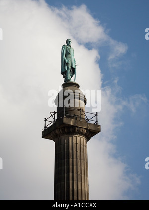 Statue de Wellington sur la colonne en haut de William Brown Street Liverpool Banque D'Images