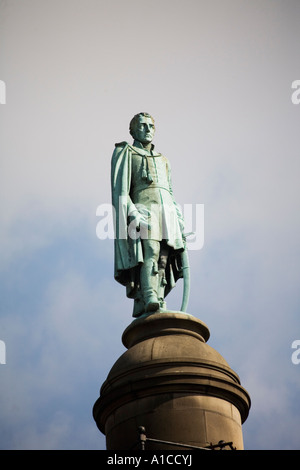 Statue de Wellington sur la colonne en haut de William Brown Street Liverpool Banque D'Images