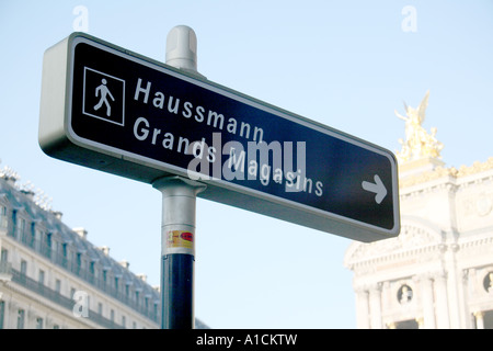 Panneaux indiquant le Boulevard Haussmann à Paris Banque D'Images