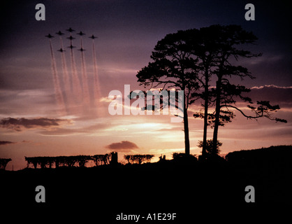 Les flèches rouges sur Dorset au coucher du soleil Banque D'Images