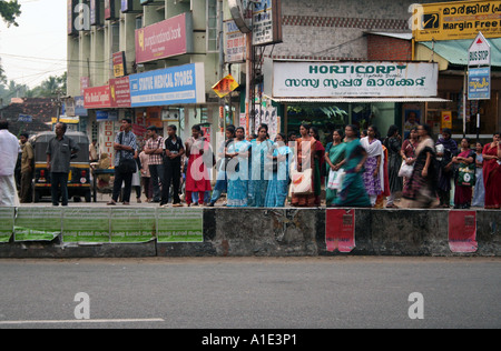 La vie sur la MG Road, Trivandrum, Kerala, Inde. Banque D'Images