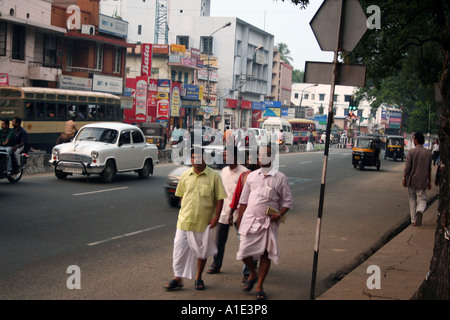 La vie sur la MG Road, Trivandrum, Kerala, Inde. Banque D'Images