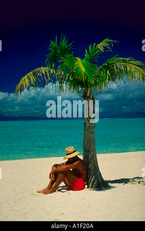 Sur la plage de Matira au Moana Beachcomber Park Royal Hôtel sur l'île de Bora Bora en Polynésie Francaise Banque D'Images