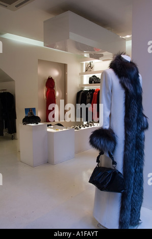 Magasin de vêtements élégants à Piazza di Spagna, Rome, Italie Banque D'Images