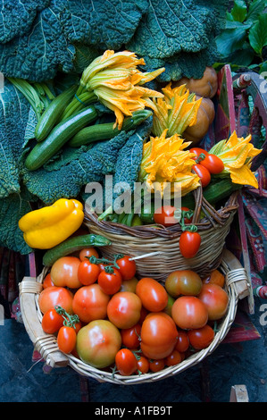 Kiosque de légumes au marché de Campo dei Fiori Rome Italie Banque D'Images