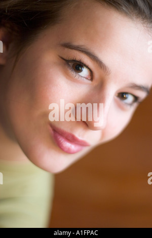 Jolie femme avec un beau sourire Banque D'Images