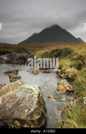 Buchaille Etive Mor montagne sur Rannoch Moor près de Glencoe Banque D'Images