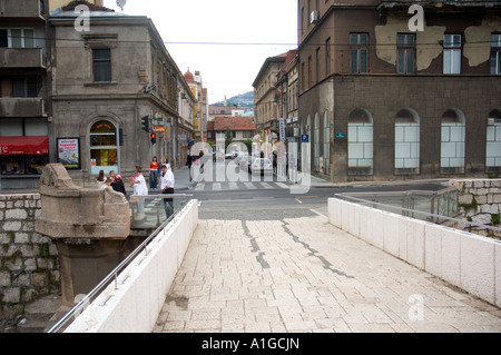 Pont latin sur la rivière Miljacka où l'Archiduc Franz Ferdinand a été assasinated Sarajevo Bosnie et Herzégovine Banque D'Images