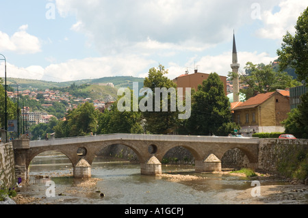 Pont latin sur la rivière Miljacka où l'Archiduc Franz Ferdinand a été assasinated Sarajevo Bosnie et Herzégovine Banque D'Images