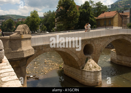 Pont latin sur la rivière Miljacka où l'Archiduc Franz Ferdinand a été assasinated Sarajevo Bosnie et Herzégovine Banque D'Images