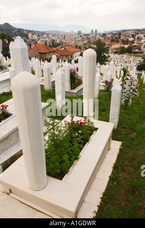 Un monument au cimetière de guerre de Sarajevo, Bosnie-Herzégovine Banque D'Images