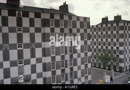 Le logement, bloc d'appartements Grosvenor Estate Page Street London SW1 administré par le 'Duke of Westminster' conçu par Sir Edwin Lutyens HOMER SYKES Banque D'Images