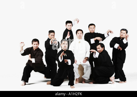 Portrait d'un groupe de personnes pratiquant les arts martiaux. Banque D'Images