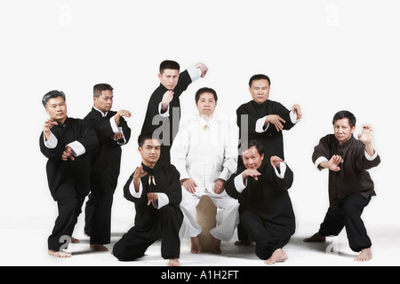 Portrait d'un groupe de personnes pratiquant les arts martiaux. Banque D'Images