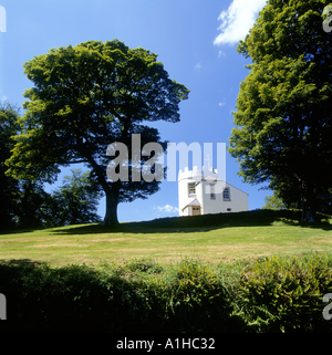 Le livre blanc sur la maison ronde Kymin entourée d'arbres la maison de deux étages a été construit en 1794 par un club de salle à manger Banque D'Images