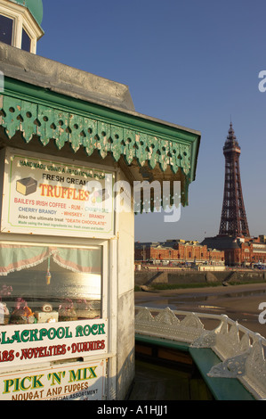 La tour de Blackpool à partir de la jetée du Nord Angleterre uk Banque D'Images