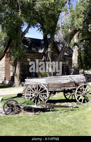 En bois ancien wagon dans Nevada City mining ghost town West Country Gold Ruby Valley Montana USA Banque D'Images