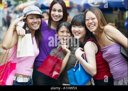 Portrait d'un groupe de jeunes femmes smiling Banque D'Images