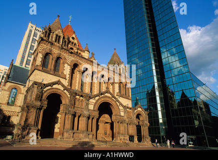 USA Boston Massachusetts Trinity Church et la nouvelle compagnie d'Hancock Tower Building Banque D'Images