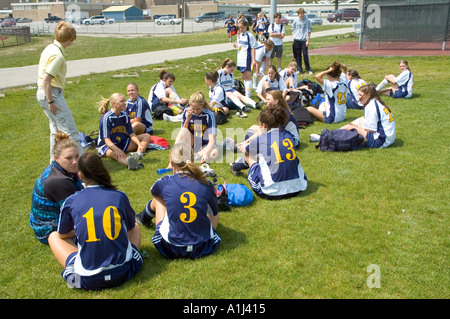 L'équipe de soccer féminin se détend avant un match Banque D'Images