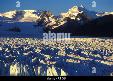 Andes derrière le glacier Perito Moreno, Parque Nacional Los Glaciares, en Patagonie, Argentine Banque D'Images