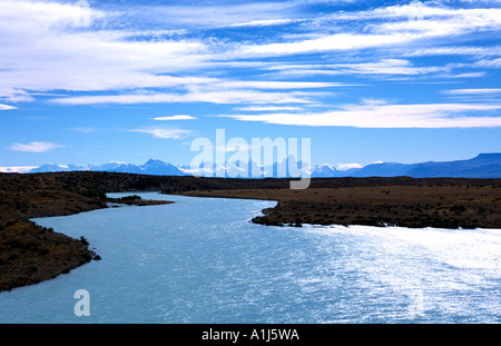 Rio La Leona et "Fitz Roy", Santa Cruz, Argentine Banque D'Images