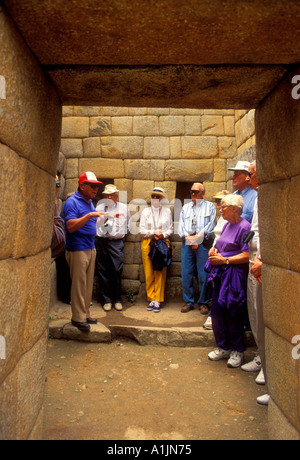 Les gens, les touristes, les visiteurs, les visites, le Machu Picchu, cité perdue des Incas, la vallée de la rivière Urubamba, au Pérou, en Amérique du Sud Banque D'Images