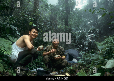 Forestiers Rangers, conservation de la faune, Vietnam Banque D'Images