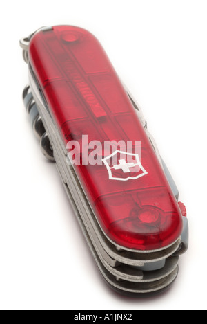 Stylo couteau suisse lame outil tranchant en acier métal chromé rouge en plastique multifonctionnel polyvalent multi fonctions fin Banque D'Images