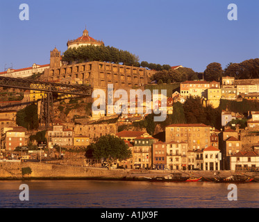 Vue de l'abbaye et de Vila Nova de Gaia Porto Portugal Banque D'Images