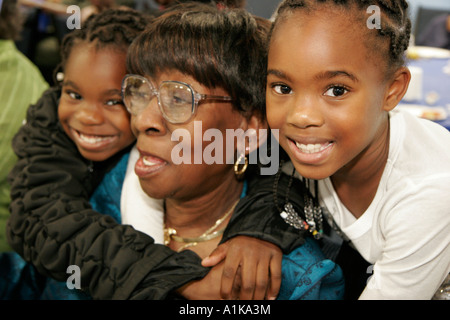 Miami Gardens Florida, grands-parents élever petits-enfants petit déjeuner d'appréciation, Société de développement communautaire, familles parents parents parents enfant Banque D'Images