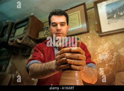 Potter au travail, Ubeda, Jaen province, Andalusia, Spain, Europe Banque D'Images