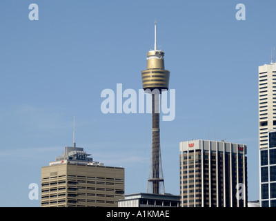 Avis de Mme Macquaries point à travers farm Cove vers l'amp tower et d'autres gratte-ciel sydney New South Wales australie Banque D'Images