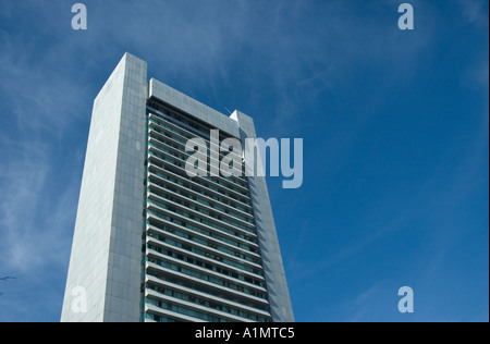 À la recherche jusqu'à la Banque fédérale de réserve au 600 Avenue de l'Atlantique à Boston Banque D'Images